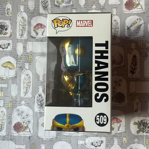 Funko Pop Thanos Exclusive Marvel Collector Corps Marvel - Picture 4 of 7